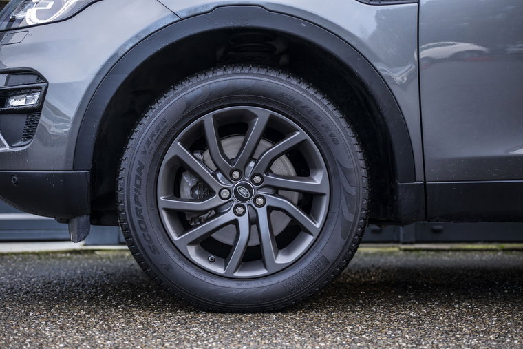 Vehicle Image 9
