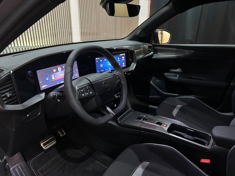 Vehicle Image 19