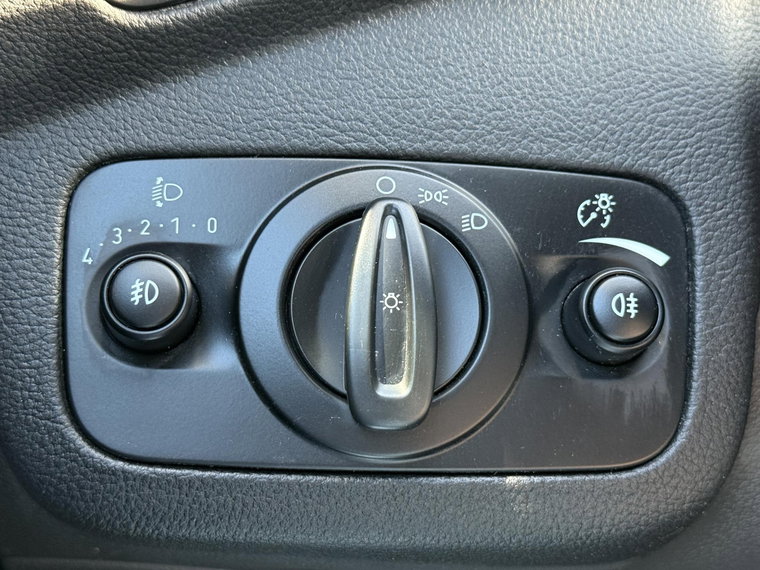 Vehicle Image 27