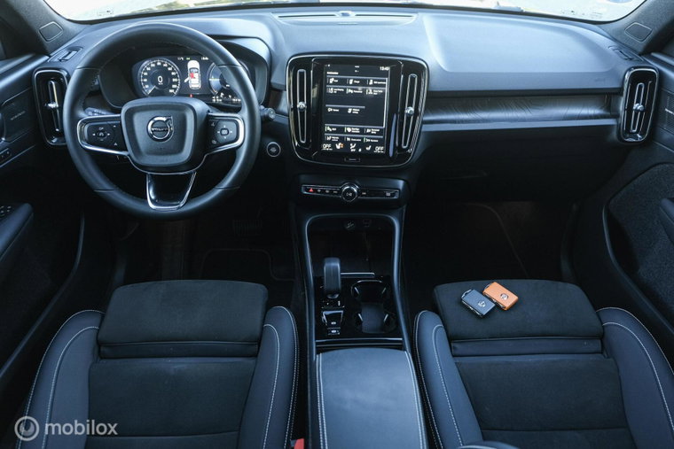 Vehicle Image 38