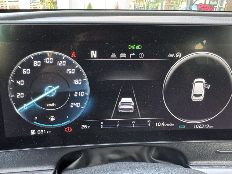 Vehicle Image 32