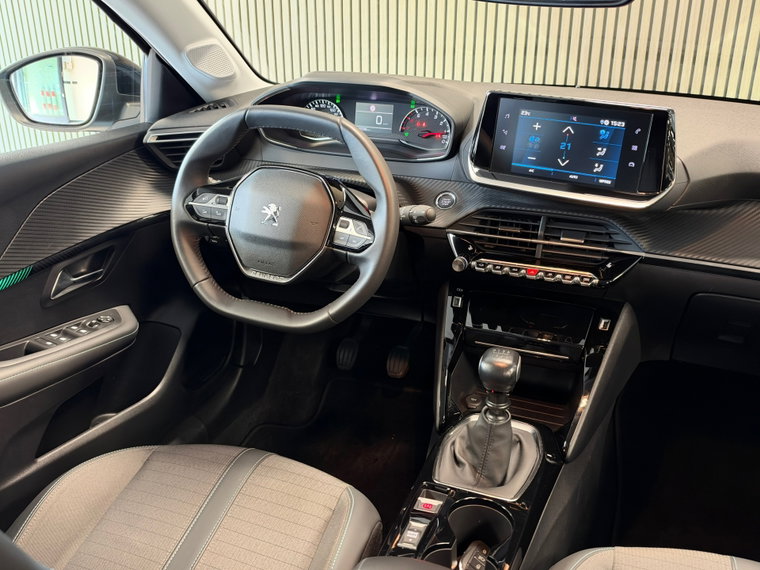 Vehicle Image 22