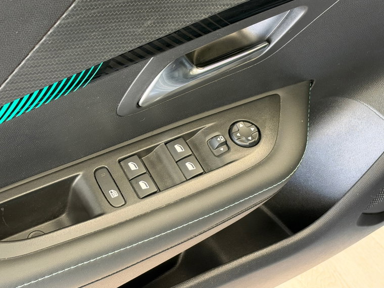 Vehicle Image 26