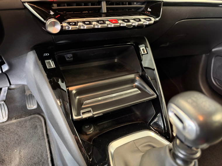 Vehicle Image 40