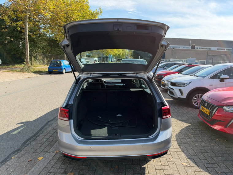 Vehicle Image 26
