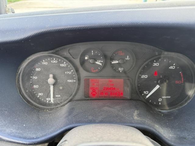 Vehicle Image 28