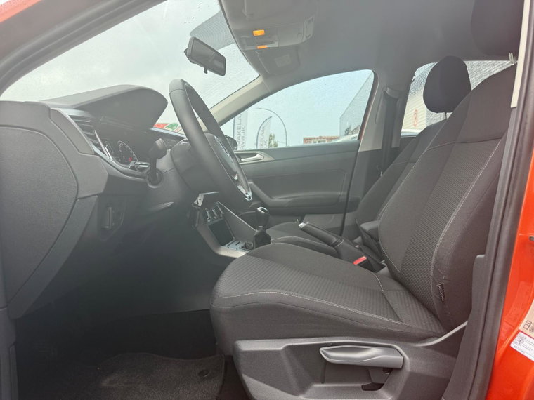 Vehicle Image 17