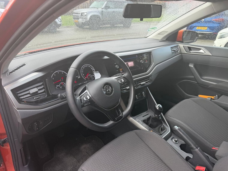 Vehicle Image 18