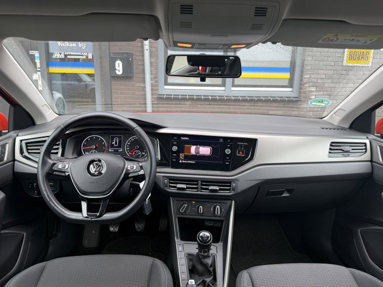 Vehicle Image 21