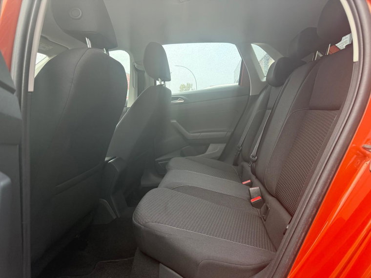 Vehicle Image 32