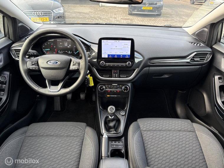 Vehicle Image 12