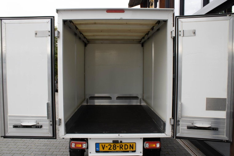 Vehicle Image 29