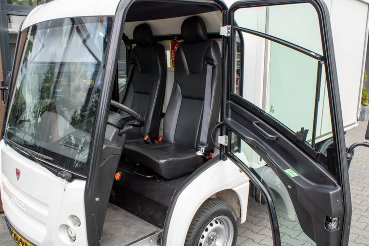Vehicle Image 10