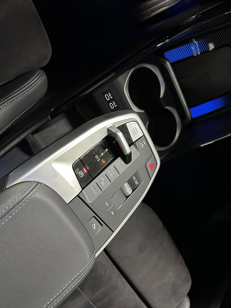 Vehicle Image 29