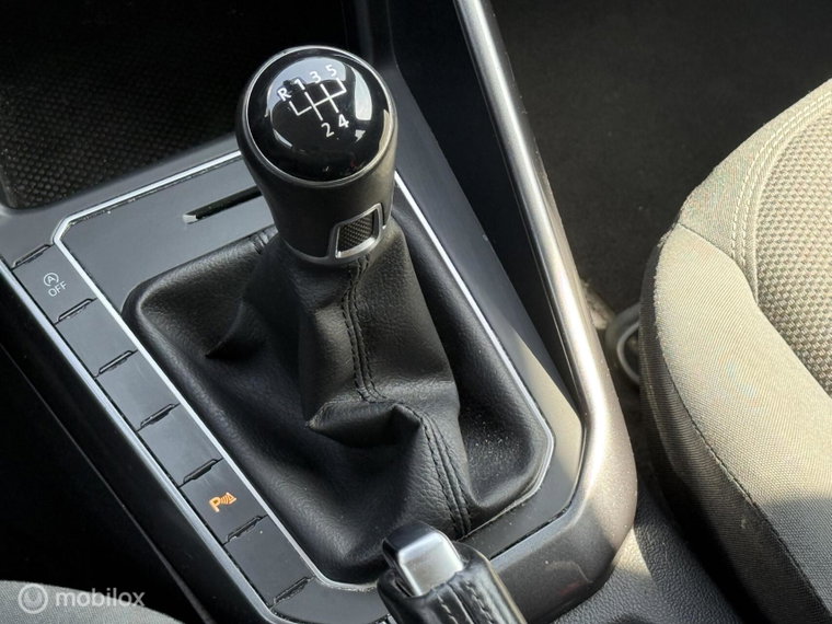 Vehicle Image 24