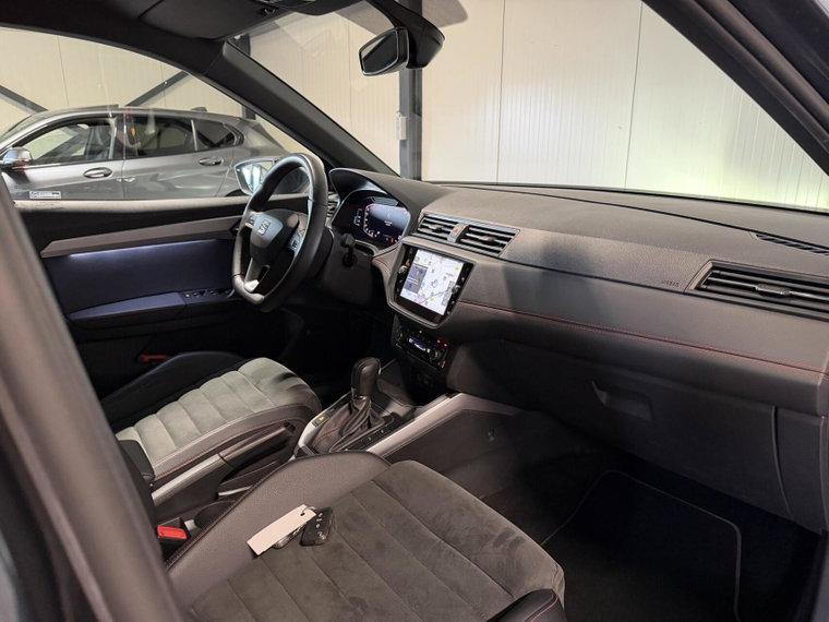 Vehicle Image 32
