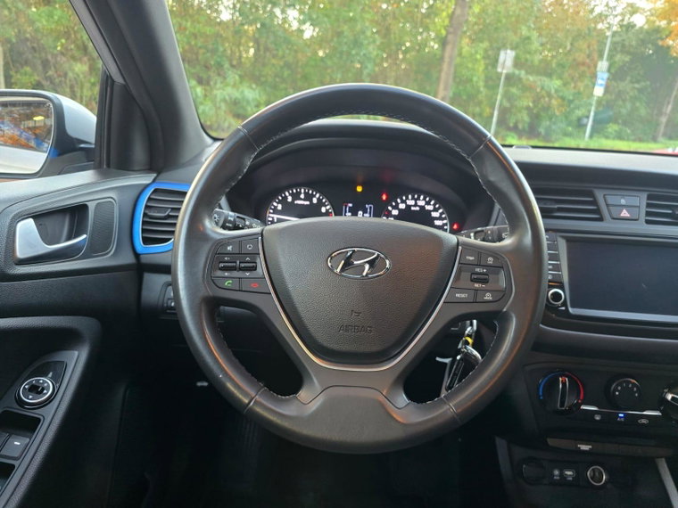 Vehicle Image 24