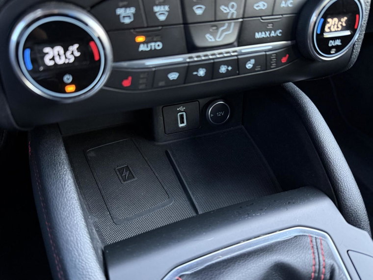 Vehicle Image 25