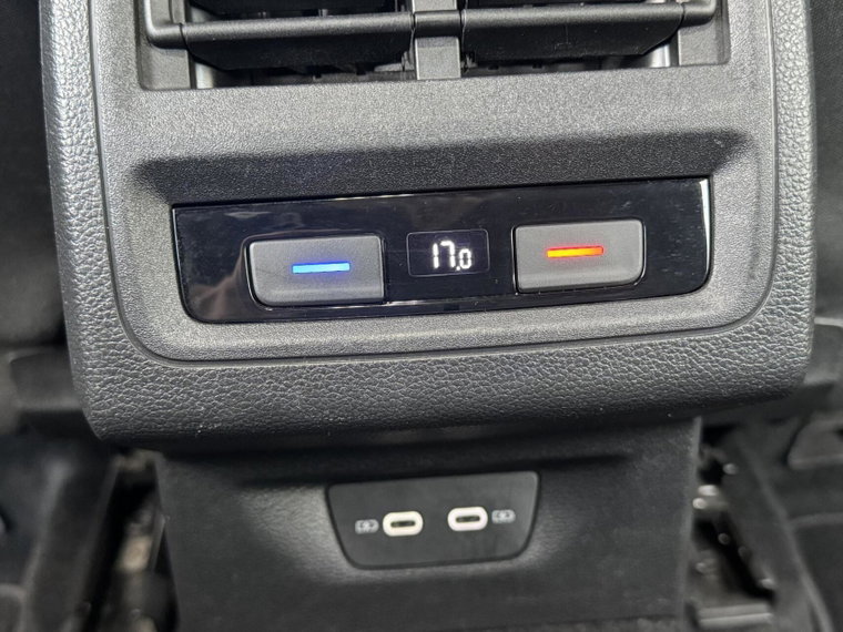 Vehicle Image 28