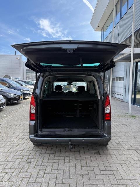 Vehicle Image 26