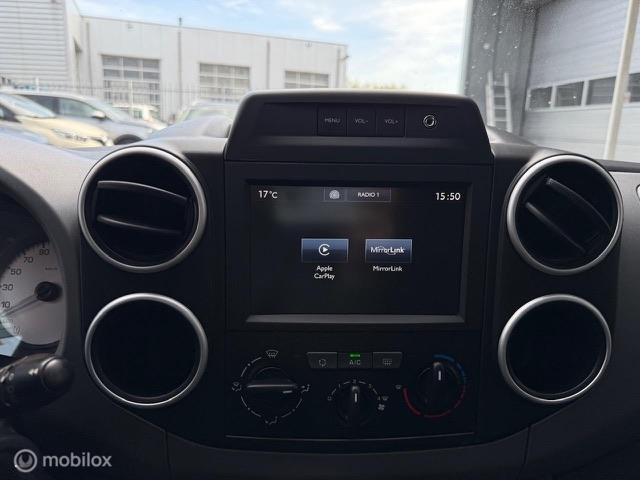 Vehicle Image 44