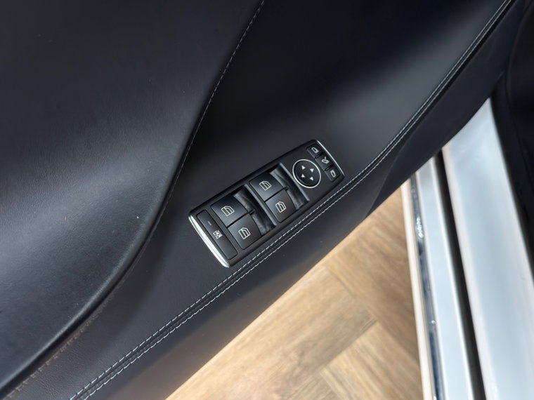 Vehicle Image 27