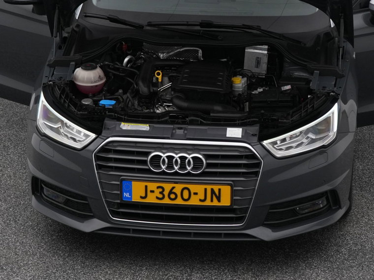 Vehicle Image 30