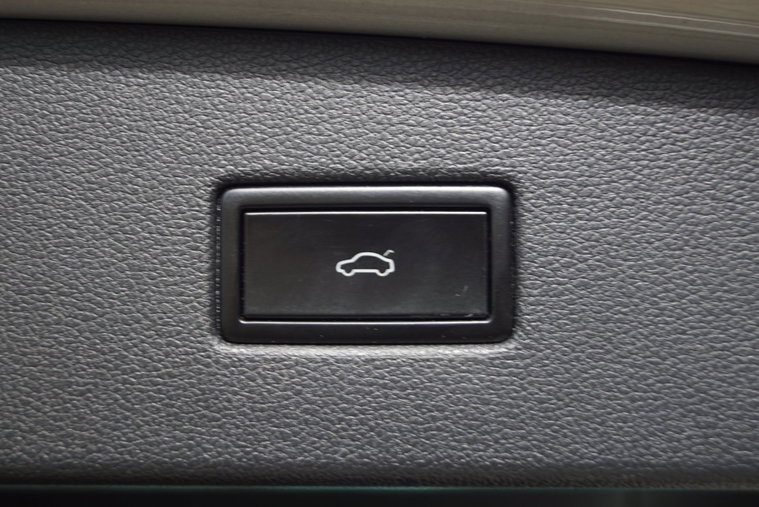 Vehicle Image 37