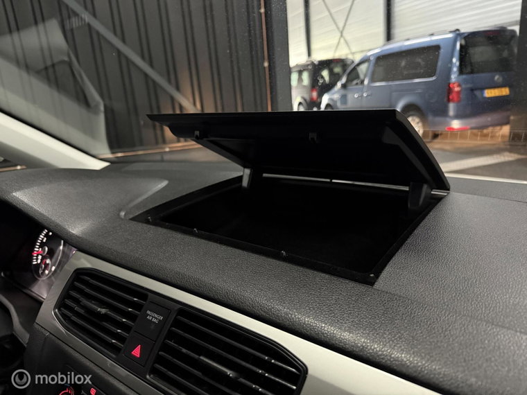 Vehicle Image 33