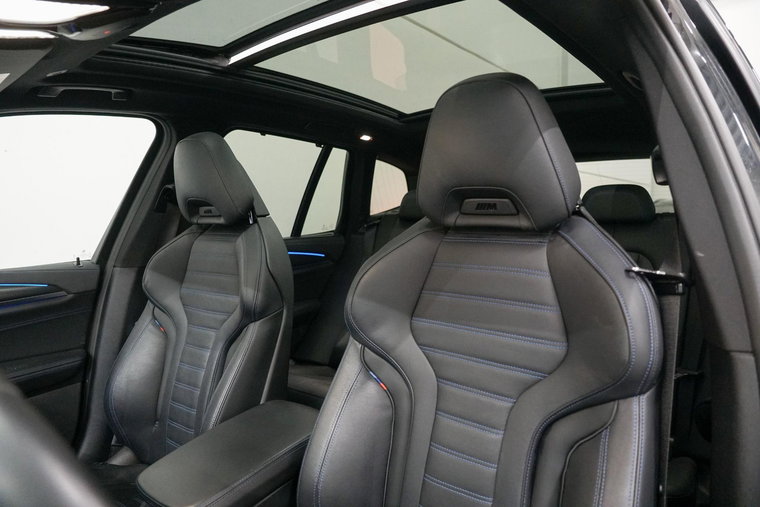 Vehicle Image 23