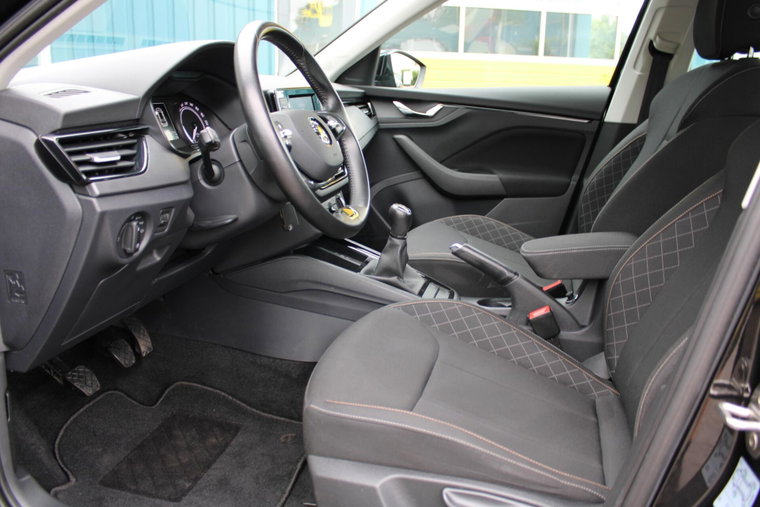 Vehicle Image 11