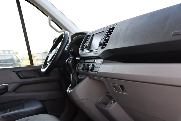 Vehicle Image 25