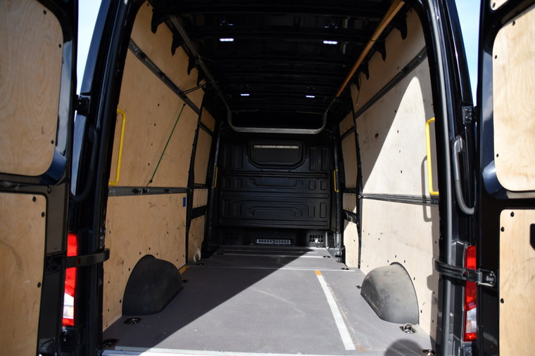 Vehicle Image 35