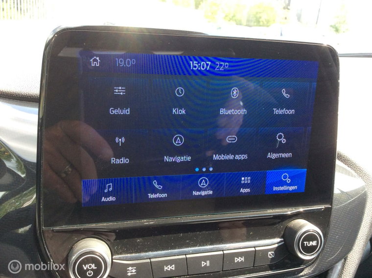 Vehicle Image 38