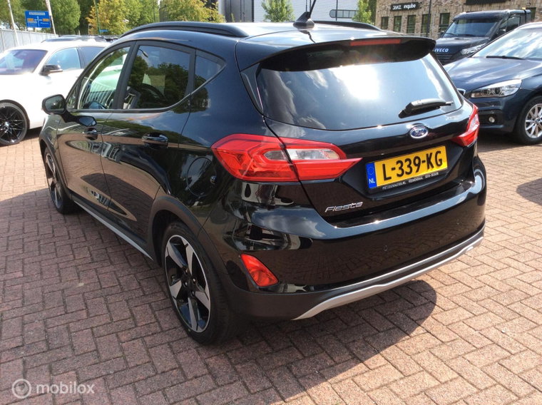 Vehicle Image 9