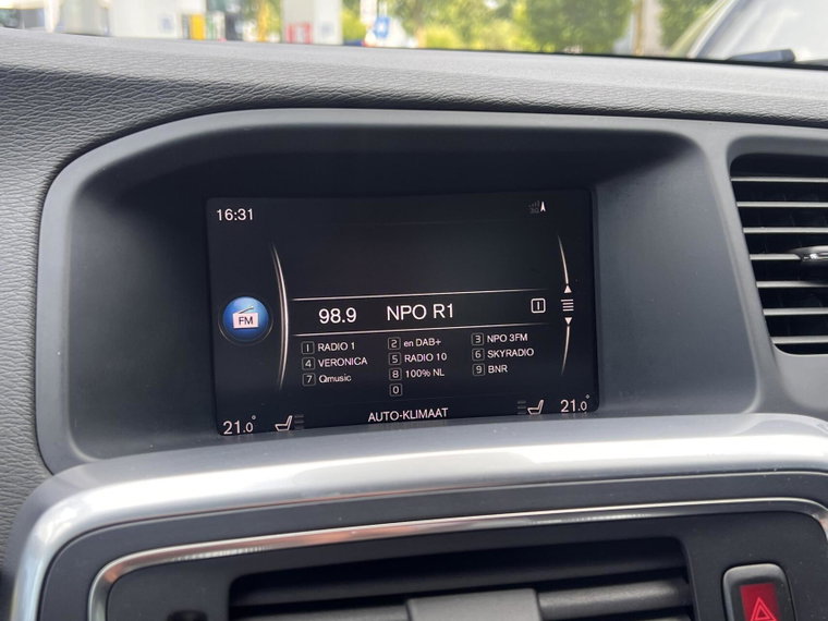 Vehicle Image 28