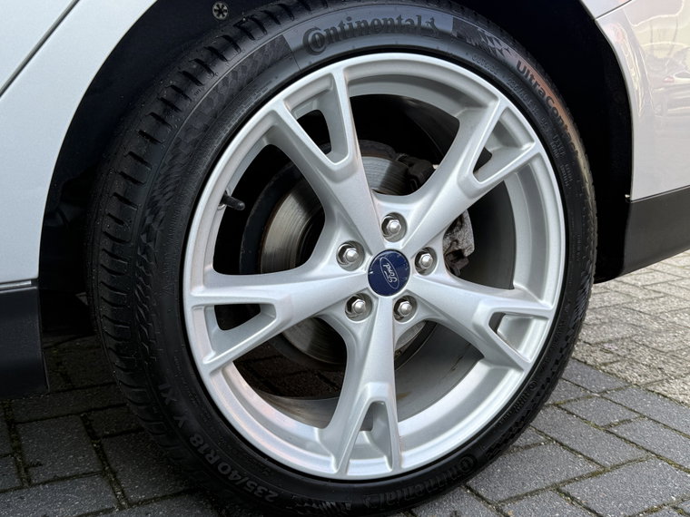 Vehicle Image 40
