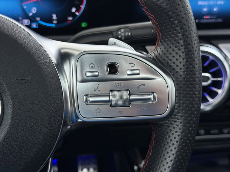 Vehicle Image 24
