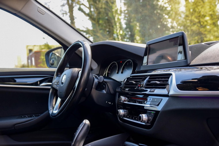 Vehicle Image 11