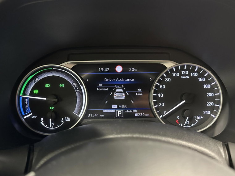 Vehicle Image 25