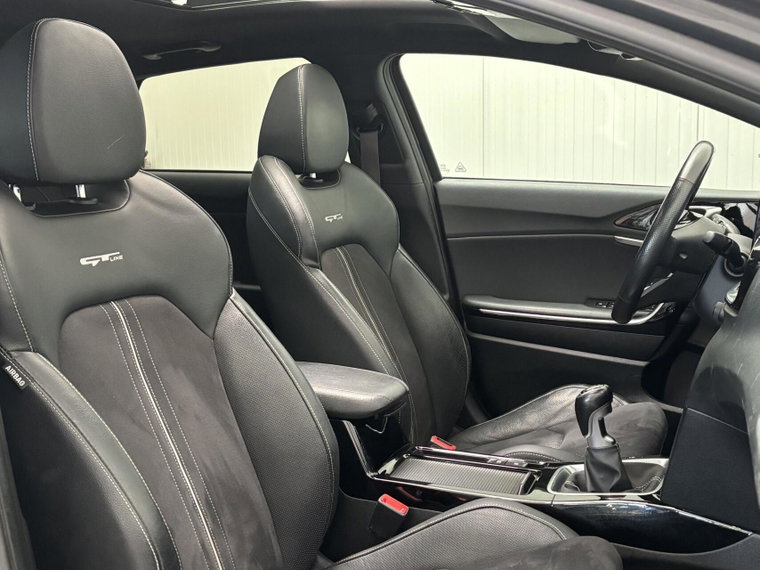 Vehicle Image 32