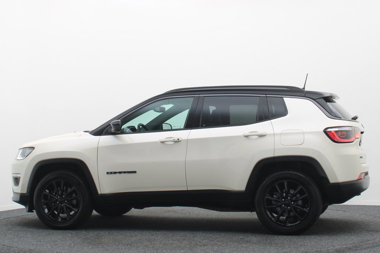 Vehicle Image 17