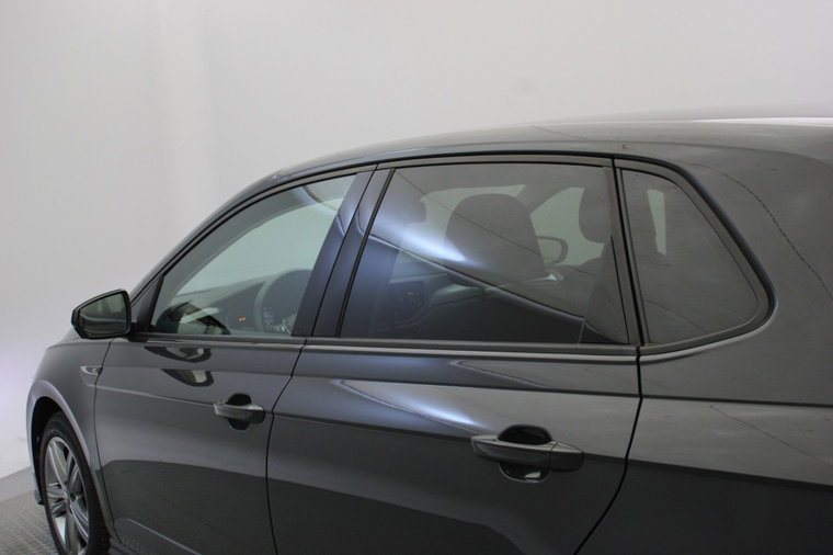 Vehicle Image 32
