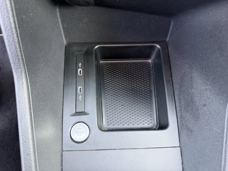 Vehicle Image 37