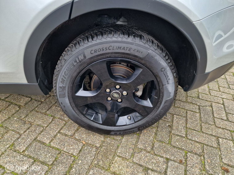Vehicle Image 17