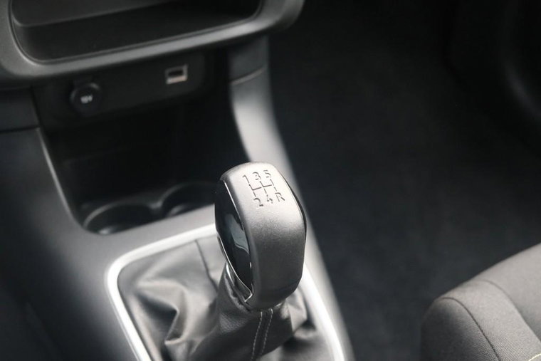 Vehicle Image 17