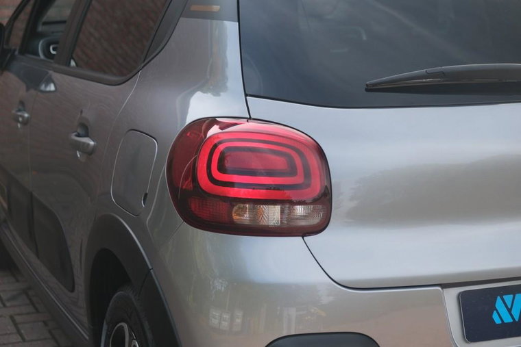 Vehicle Image 22
