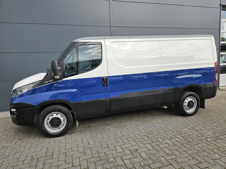 Vehicle Image 28