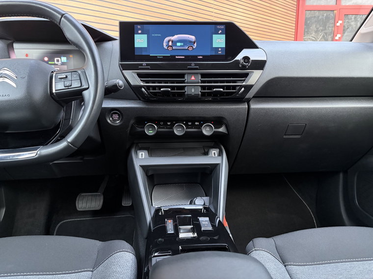 Vehicle Image 31