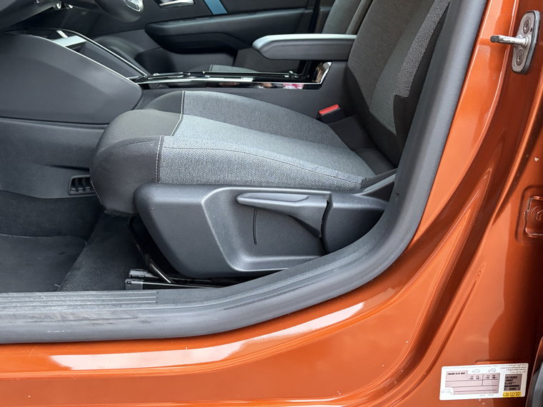 Vehicle Image 48